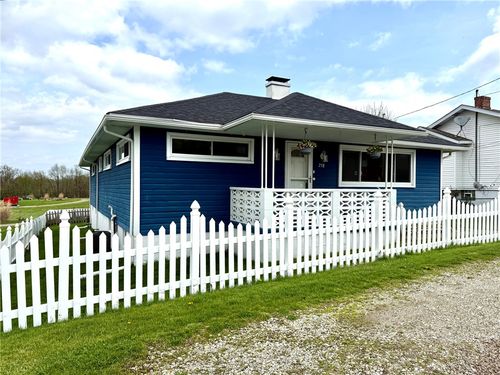 758 Zandona St, New Kensington, PA, 15068-2092 | Card Image