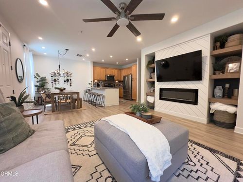 24014 Park Ln, Valencia, CA, 91354 | Card Image