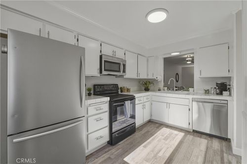 112 Espanas Gln, Escondido, CA, 92026-2977 | Card Image