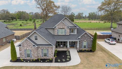 371 Spencer Lakes Dr, Meridianville, AL, 35759-1530 | Card Image