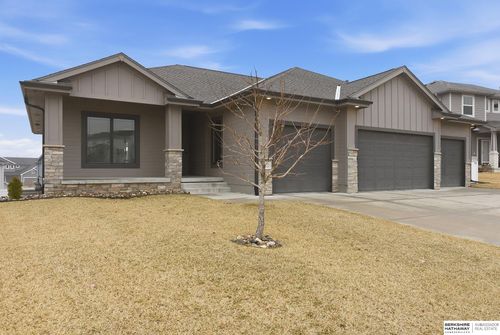 17122 Potter St, Bennington, NE, 68007-1678 | Card Image