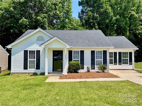5800 Silver Eagle Dr, Charlotte, NC, 28214-2487 | Card Image