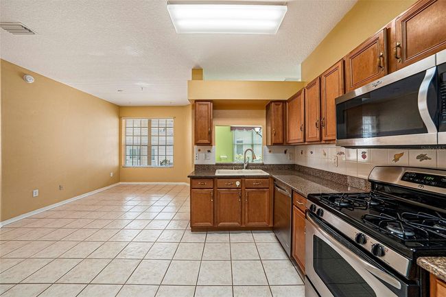 Plenty of cabinets and counter space! | Image 9