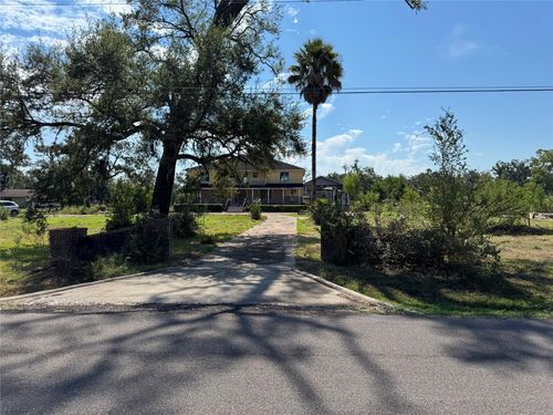 325 County Road 201, Angleton, TX, 77515-7635 | Card Image