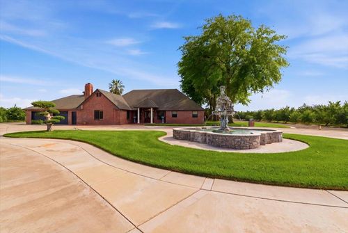 30324 Lone Tree Rd, Oakdale, CA, 95361-7600 | Card Image