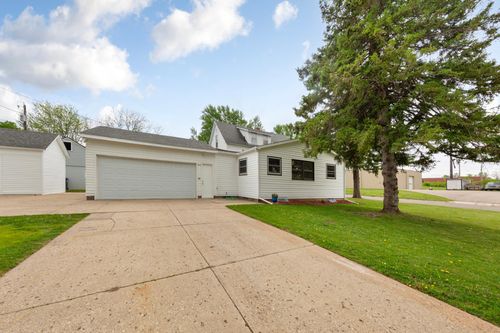 808 E Vine St, Owatonna, MN, 55060-2621 | Card Image