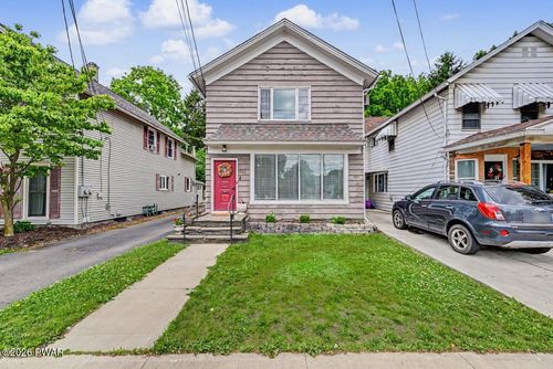 1742 Main St, BLAKELY, PA, 18447-1362 | Card Image