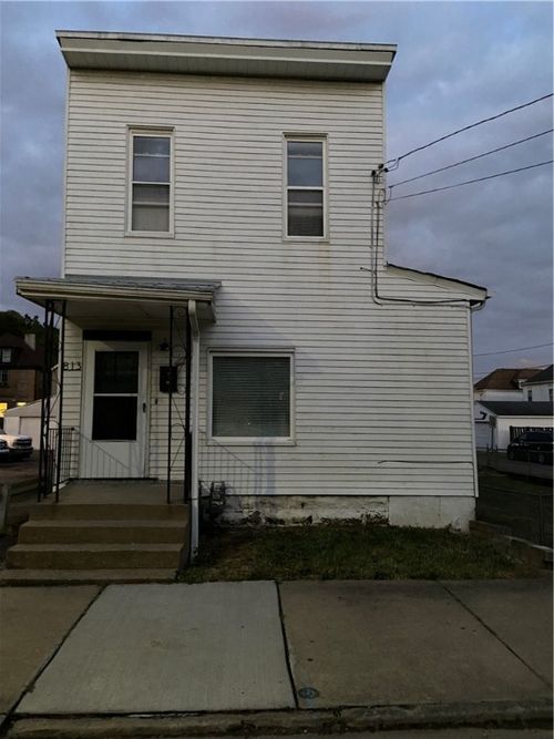 813 Dohrman St, Mc Kees Rocks, PA, 15136-2101 | Card Image