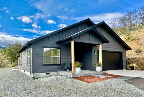 3060 Ashland Mine Rd, Ashland, OR, 97520-9169 | Card Image