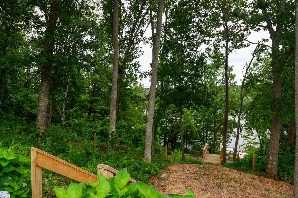 Middle Rd, Merrimac, MA 01860