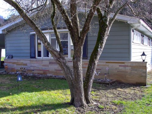 100 Saint Charles St, Nelsonville, OH, 45764-1504 | Card Image