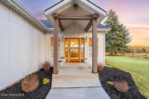 2685 Selle Rd, Sandpoint, ID, 83864-7962 | Card Image