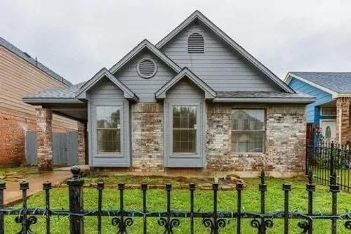 10611 Woodleaf Dr, Dallas, TX, 75227-7636 | Card Image