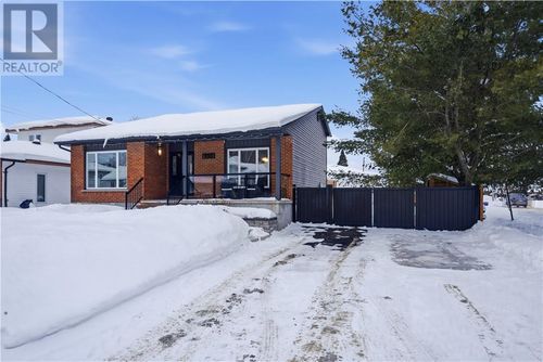 936 Jeanne D'Arc St, Hanmer, ON, P3P1R9 | Card Image