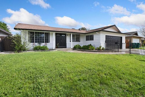 8734 Hermosa Ct, Stockton, CA, 95210-1215 | Card Image