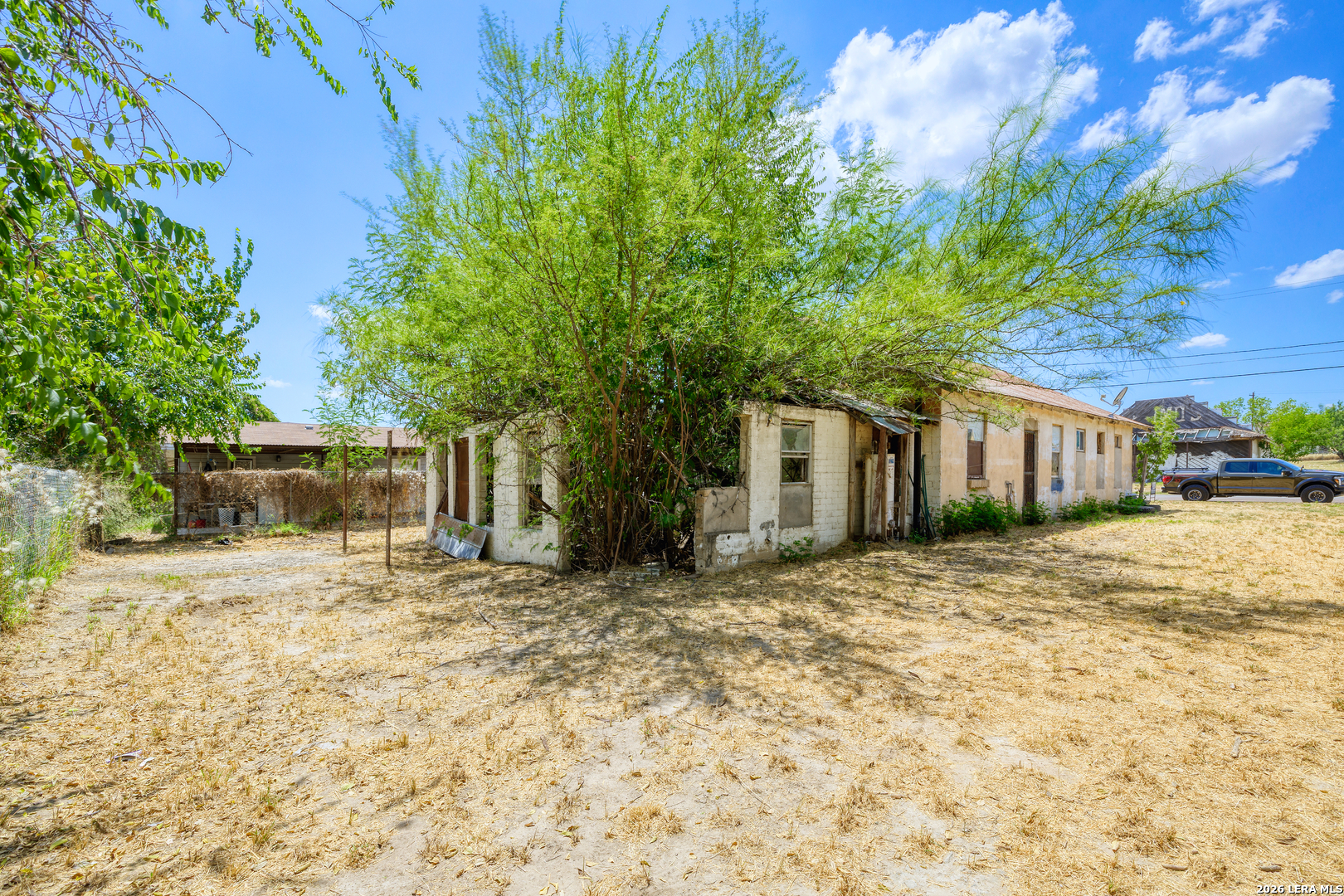 Residential in Carrizo Springs 5