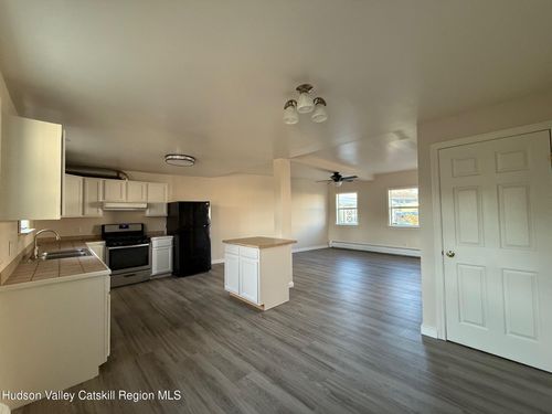 4 Frederick St, Hudson, NY, 12534-2333 | Card Image