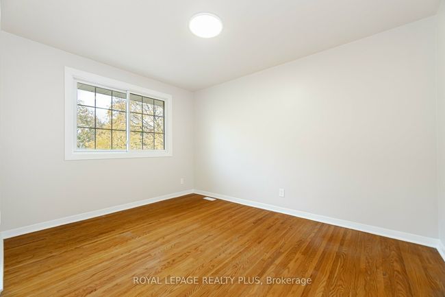 334 Oakwood Dr, House other with 3 bedrooms, 3 bathrooms and 2 parking in Burlington ON | Image 20
