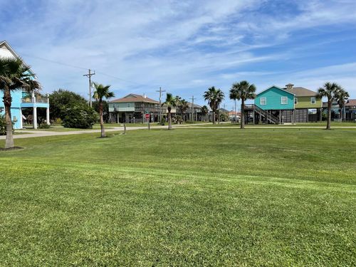 941 Gulfview Dr, Crystal Beach, TX, 77650 | Card Image