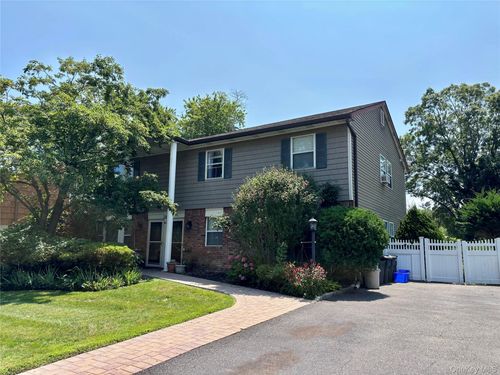 17 Alex Ln, Glen Cove, NY, 11542-4269 | Card Image