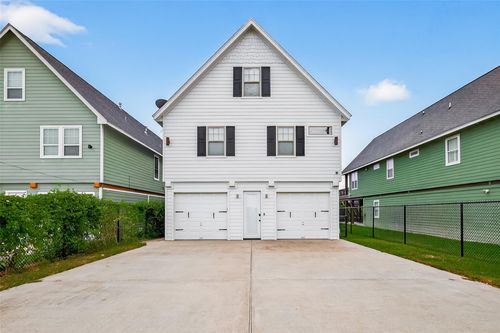 225 S Front St, Freeport, TX, 77541-4766 | Card Image