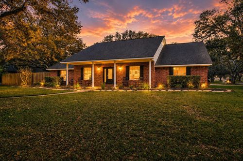 52 Dewberry Ct, Lake Jackson, TX, 77566-4930 | Card Image