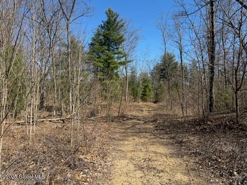 69 Plant Rd, Halfmoon, NY, 12065-4316 | Card Image