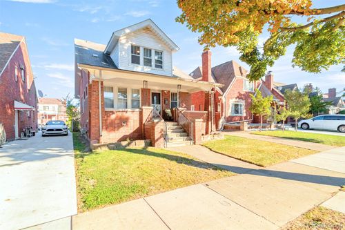 7658 Appoline St, Dearborn, MI, 48126-1106 | Card Image