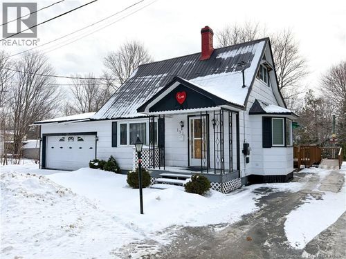 131 St. John St, Woodstock, NB, E7M2T9 | Card Image