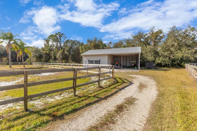 2140 W State Road 46, House other with 1 bedrooms, 2 bathrooms and null parking in GENEVA FL | Image 11