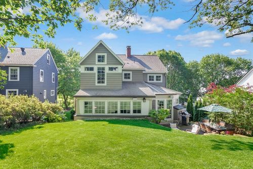 30 Eustis St, Arlington, MA, 02476-7611 | Card Image
