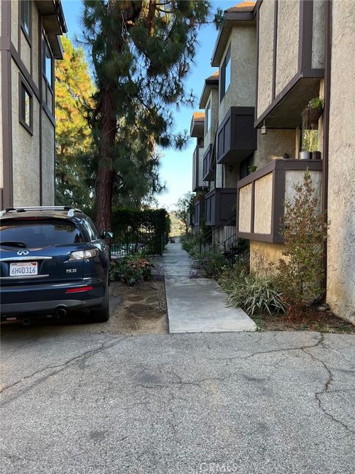 13-1832 Oak Tree Dr, Los Angeles, CA, 90041 | Card Image