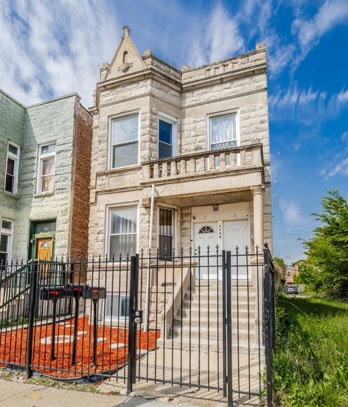 1130 Sacramento Blvd, Chicago, IL, 60612-3942 | Card Image
