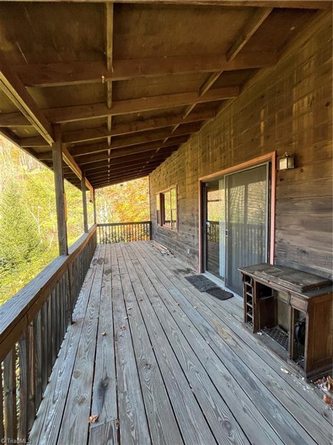1972 Big Horse Creek Rd, House other with 3 bedrooms, 2 bathrooms and null parking in Lansing NC | Image 29