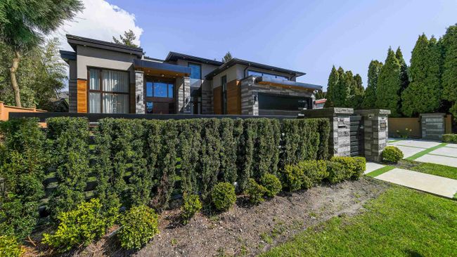 8860 Carmichael Street, House other with 5 bedrooms, 5 bathrooms and 4 parking in Richmond BC | Image 3
