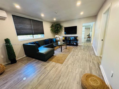 apt-4-2205 Roosevelt St, Hollywood, FL, 33020-2663 | Card Image