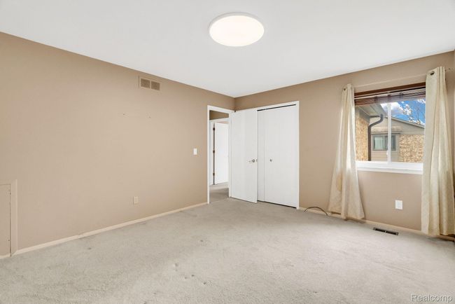 37231 Glenbrook Dr, Condo with 2 bedrooms, 2 bathrooms and null parking in Clinton Township MI | Image 21