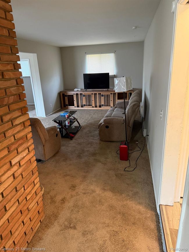 1095 Cora Dr, House other with 3 bedrooms, 2 bathrooms and null parking in Flint MI | Image 13