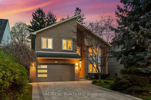 111 Hillcrest Avenue, North York, ON, M2N3N8 | Card Image