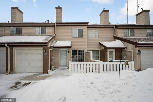 4075 Wilshire Cir, Shoreview, MN, 55126-2986 | Card Image