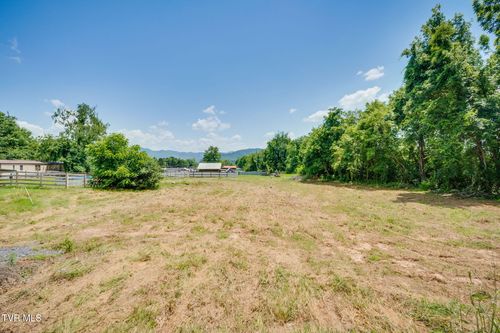 165 George Bowers Rd, Elizabethton, TN, 37643-6447 | Card Image