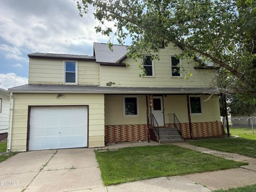 204 D St S, Glen Ullin, ND, 58631-7123 | Card Image