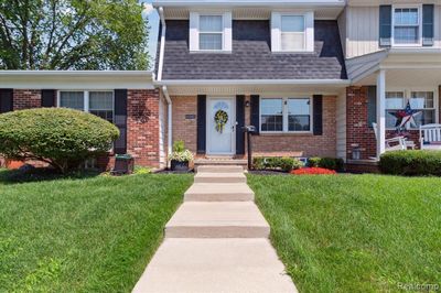 Lovely curb appeal | Image 1