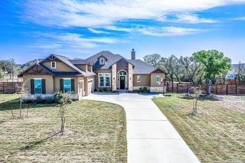 527 James Way, Castroville, TX, 78009-3501 | Card Image