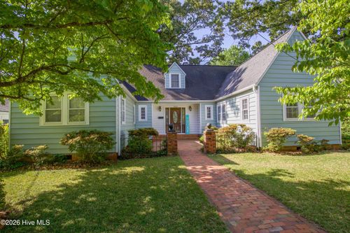 1011 Brook St, Fayetteville, NC, 28305-4809 | Card Image