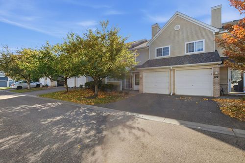 121-2210 Ranchview Ln N, Plymouth, MN, 55447-6525 | Card Image