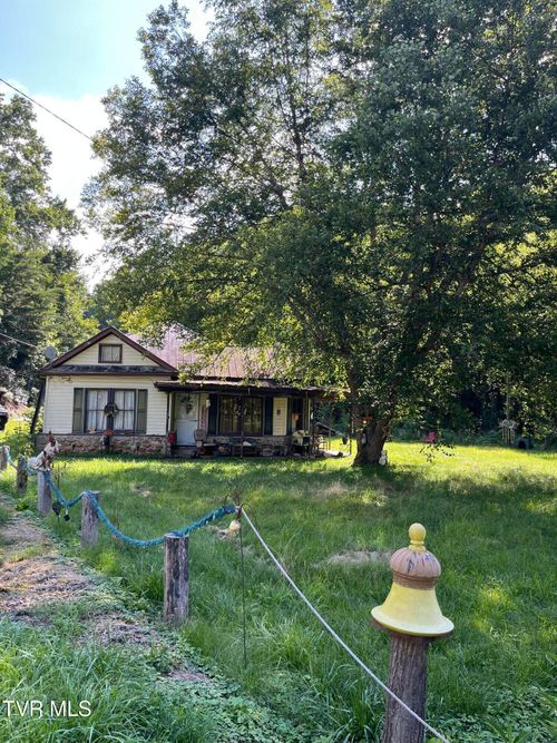 4127 Sinking Creek Hwy, Dungannon, VA, 24245-3817 | Card Image