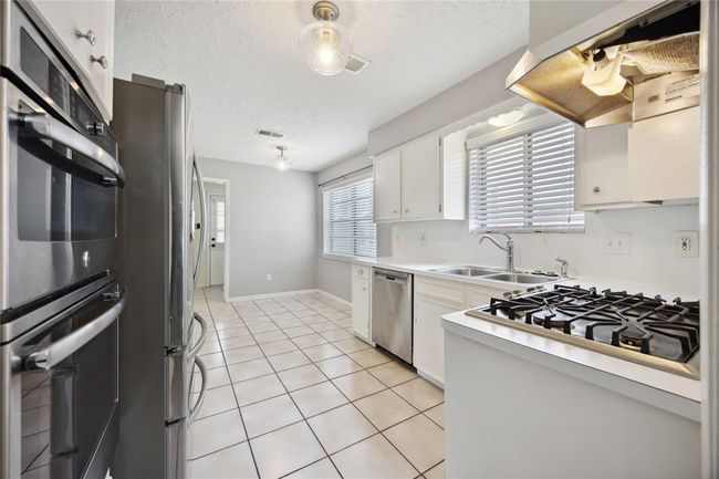 4723 Lost Oak Dr, House other with 3 bedrooms, 2 bathrooms and 2 parking in Spring TX | Image 7