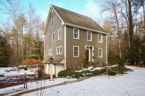 751 Park Hill Rd, Northampton, MA, 01062-9759 | Card Image