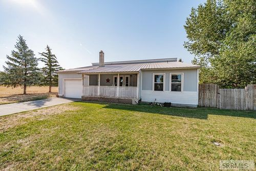 1130 Aspen Dr, Saint Anthony, ID, 83445-1211 | Card Image